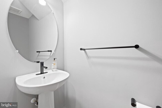 Building Photo - 4615 Crossing Ct