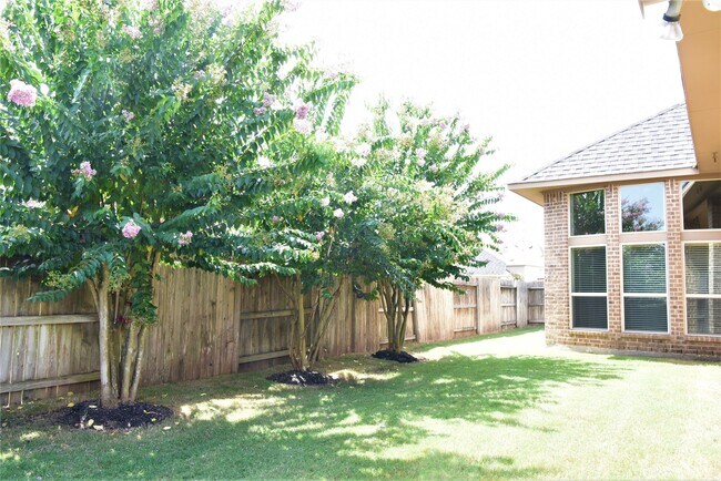 Building Photo - 5922 Solara Ledge Ln