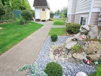 Building Photo - BEAUTIFULLY REMODELED INTERIOR