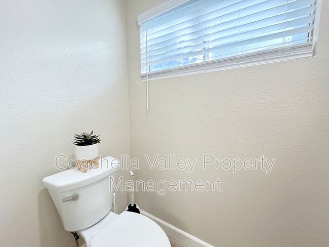 Building Photo - 55544 Laurel Valley