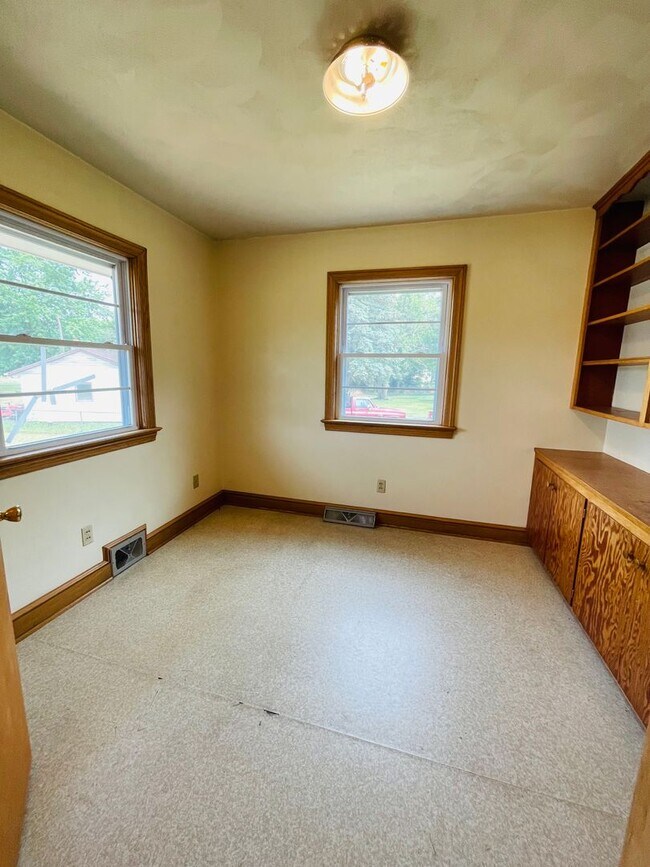 Building Photo - Home for Rent in Dayton