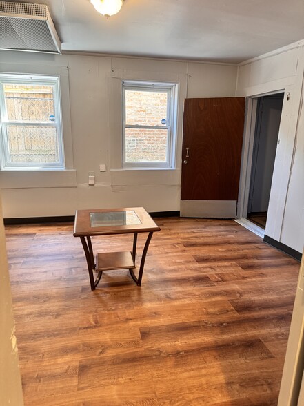 Primary Photo - 1267 N Marion Ct
