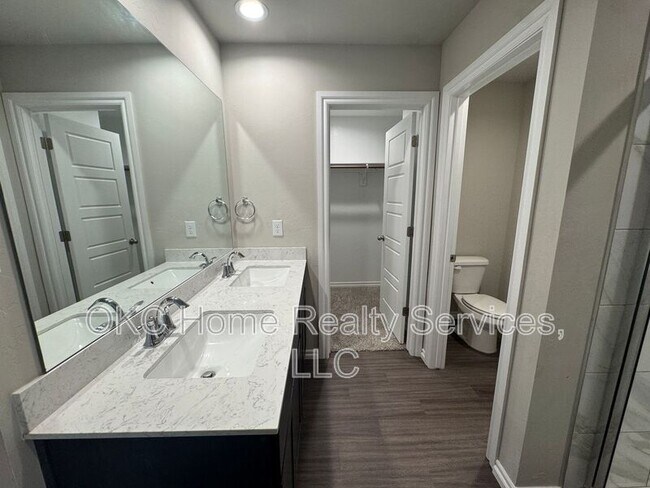 Building Photo - 4217 Palmetto Blf Dr