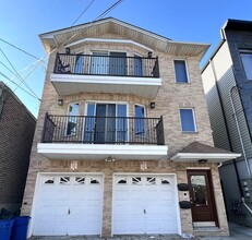 Building Photo - 25 Wallis Ave