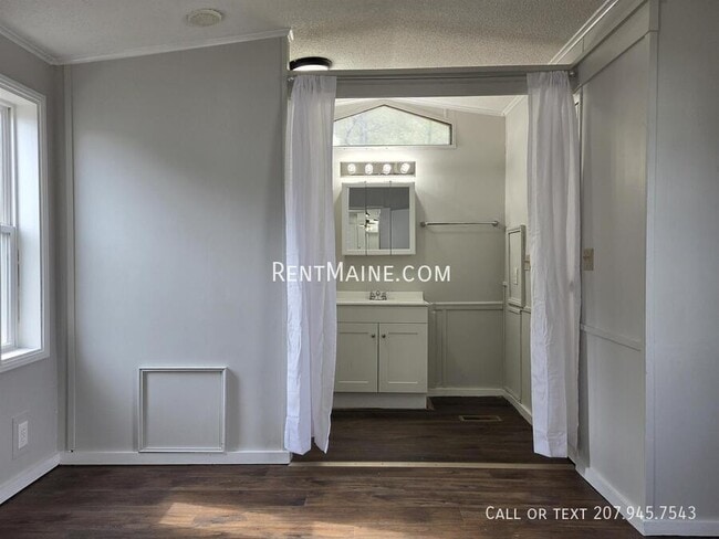 Building Photo - 41 Hatch St