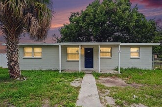 Building Photo - 4022 E Henry Ave