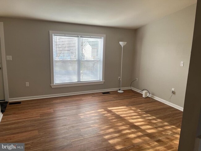 Building Photo - 206 Cashmere Dr