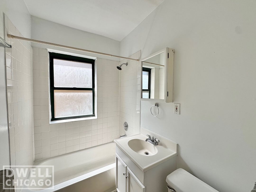 Building Photo - 2331 N Spaulding Ave