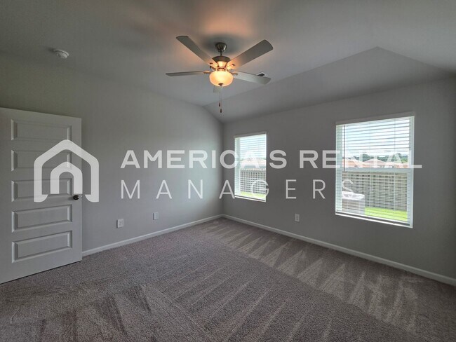 Building Photo - 4025 River Bend Rd