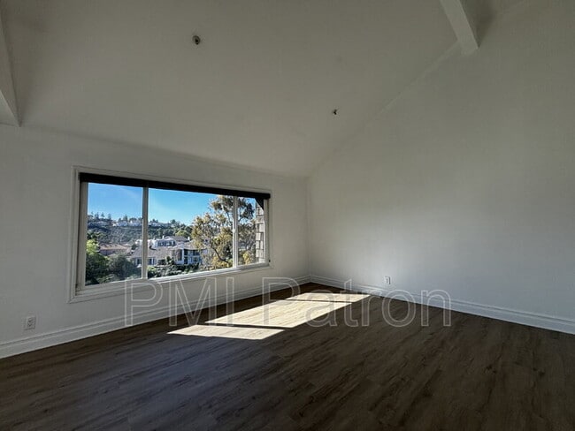 Building Photo - 68 Sea Island Dr