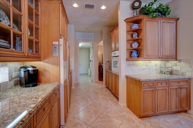 Building Photo - 10891 Northgreen Dr