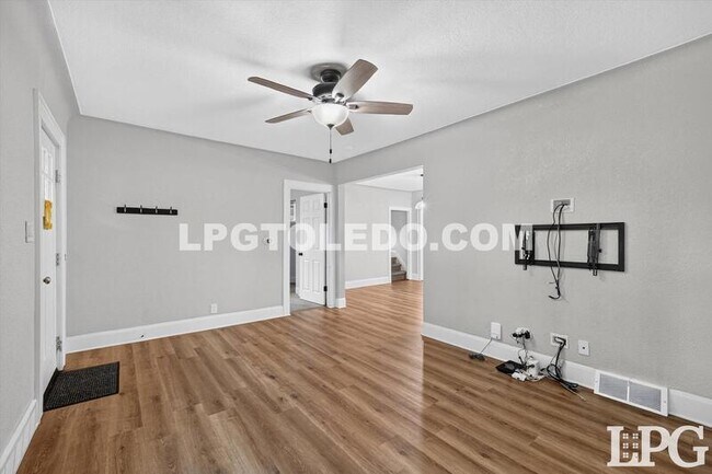 Building Photo - 2428 Bucklew Dr