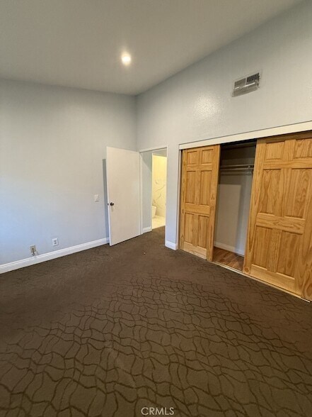 Building Photo - 9 Rock Cliff Pl