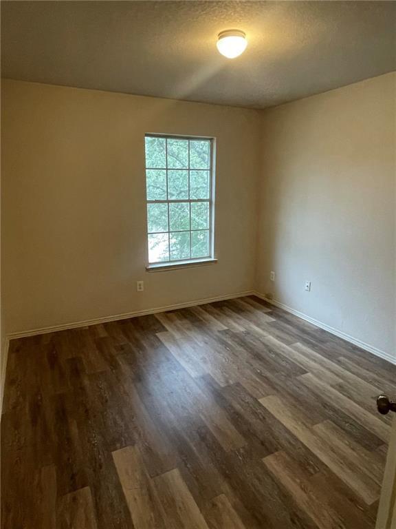 Building Photo - 613 Stallion Dr