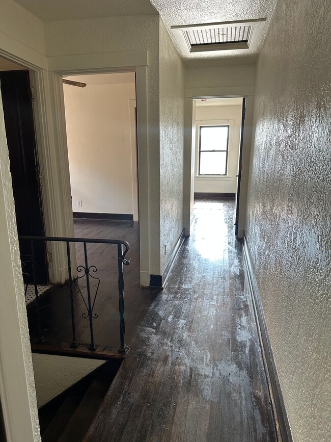 Building Photo - 330 Lavina Ave