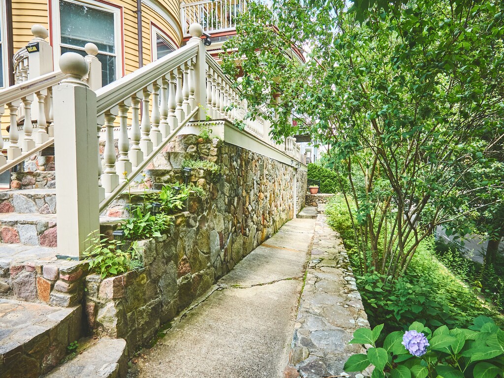 Building Photo - 18 Atherton Rd