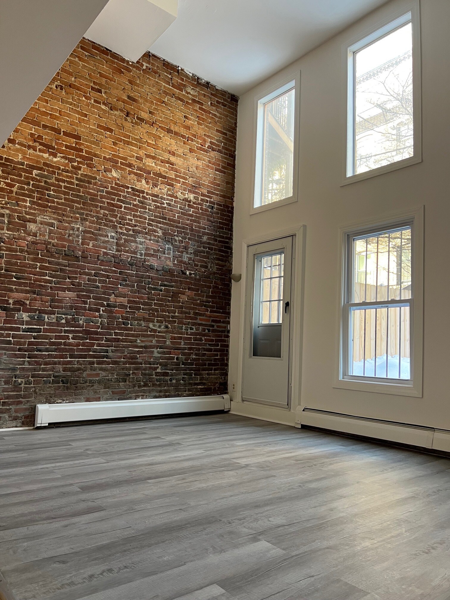 Living Room - 85 Appleton St