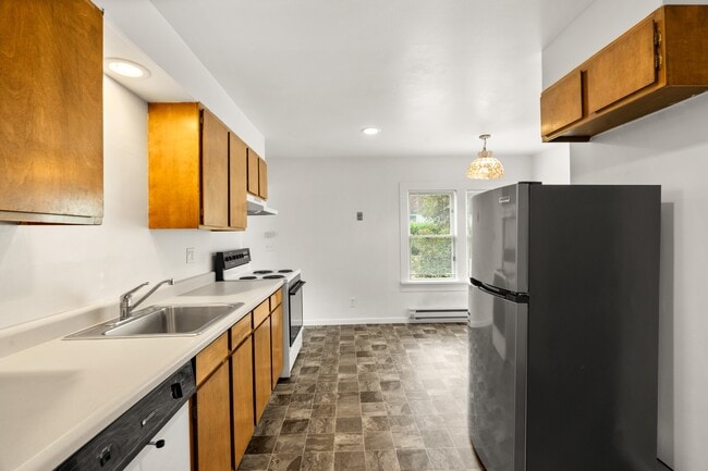 Building Photo - 2717 Simpson Ave