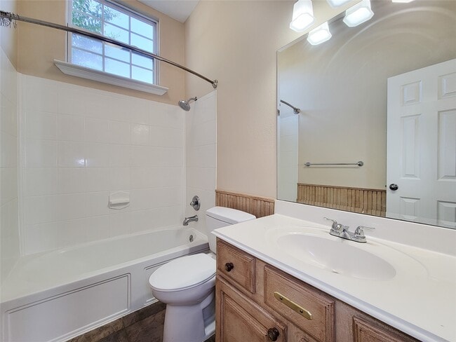 Building Photo - 14322 Darmera Ct