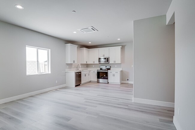 Building Photo - New Construction w/Solar!