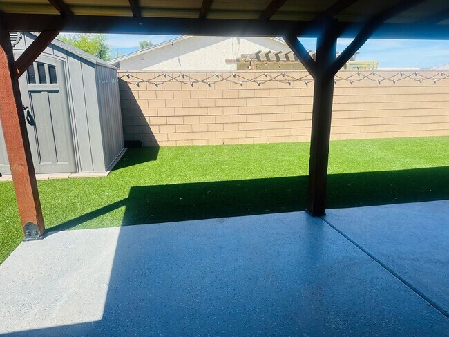 Building Photo - Modern 3-Bedroom Home with Solar Efficiency in Peaceful Mohave Valley Neighborhood