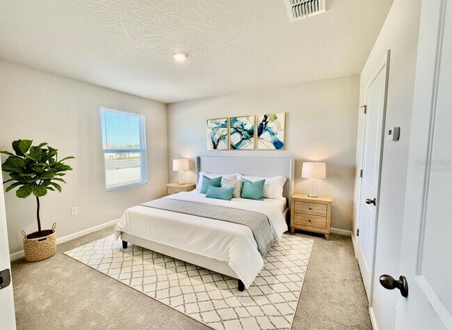 Building Photo - 1221 Lexington Ln