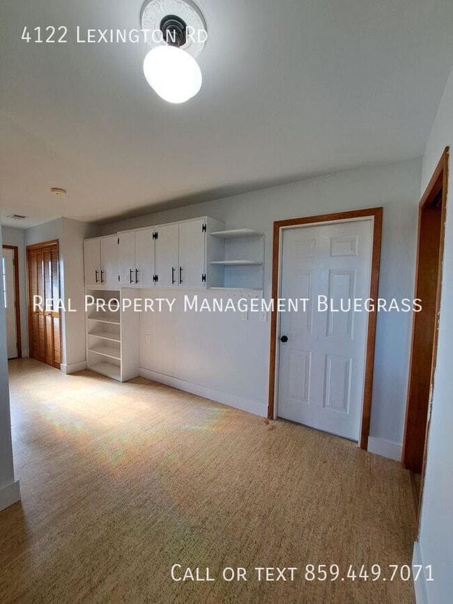 Building Photo - 4122 Lexington Rd