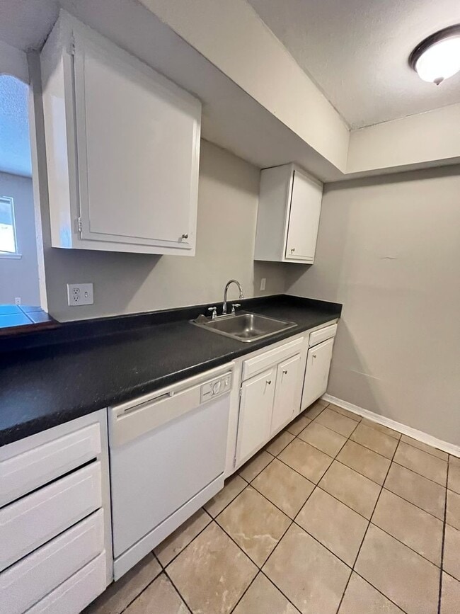 Building Photo - 1 Bed 1 Bath Apt NW OKC