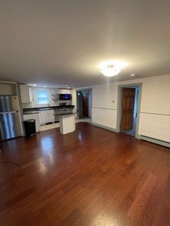 Building Photo - 793 Country Way