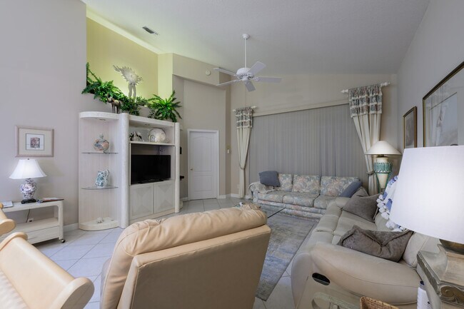 Building Photo - 4139 NE Moon River Cir