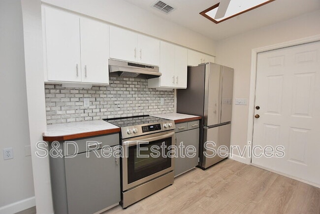 Building Photo - 3602 Bruton Rd