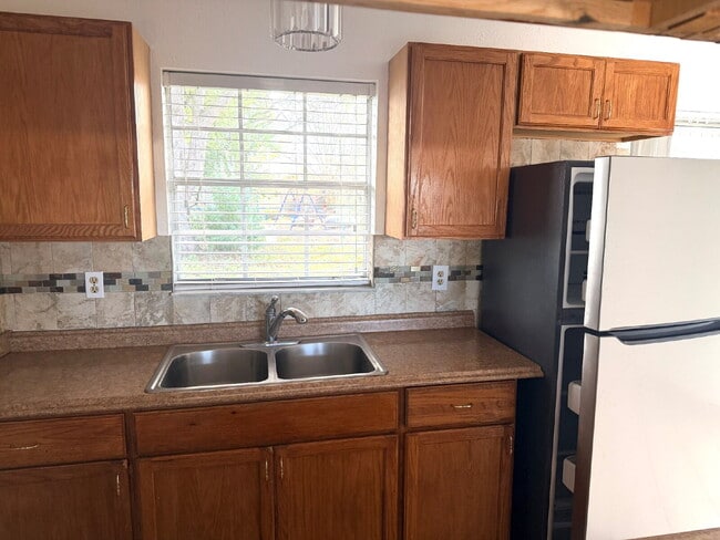 Building Photo - Cute 3 Bedroom, 1.5 Bathroom Home for Rent.