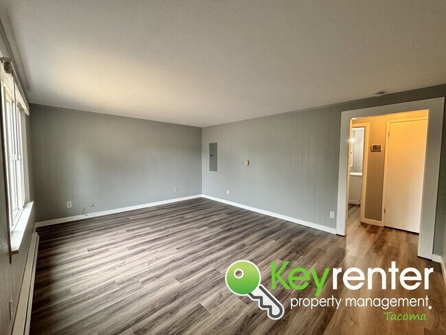 Building Photo - 4 Bedroom 2 Bathroom Tacoma Rental with Ga...