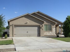 Building Photo - 2509 W Ray Ave