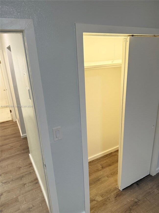 Building Photo - 145 S Shore Dr