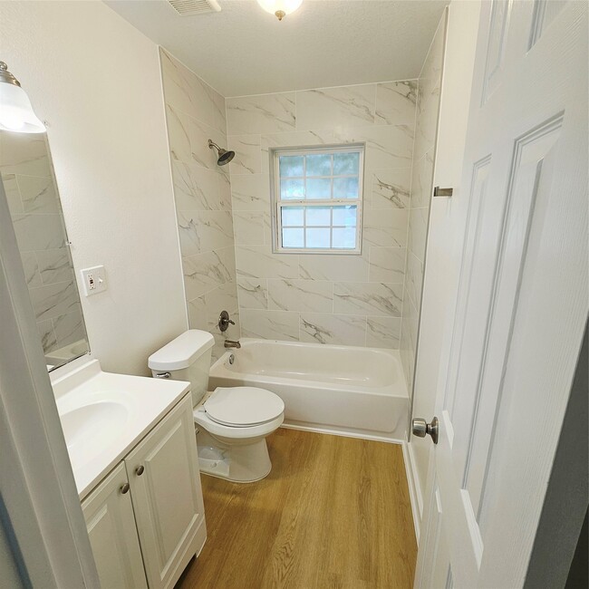 Building Photo - 305 Miles Rd