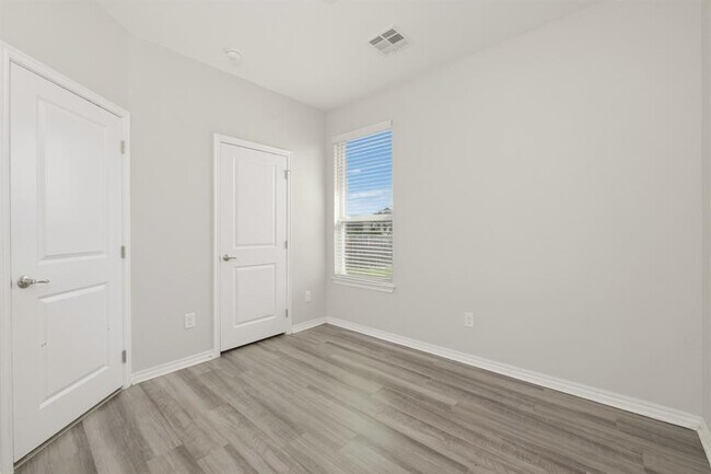 Building Photo - 14013 Babbling Brook Dr
