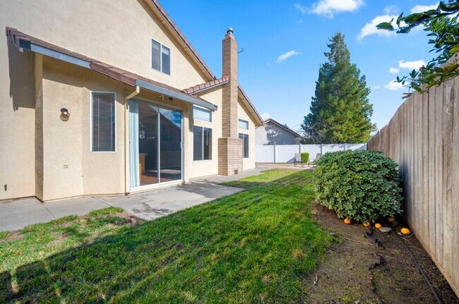 Building Photo - 516 Carrigane Way