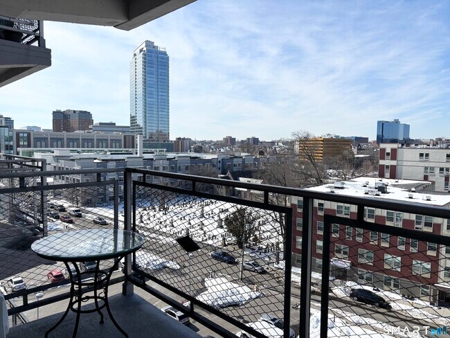 Building Photo - 700 Summer St