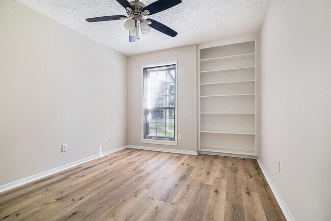 Building Photo - 22914 Grand Rapids Ln