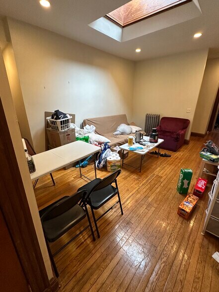 Building Photo - 52 Babcock St