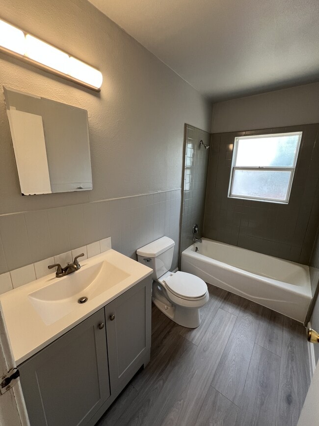 Building Photo - 233 Arvin Dr