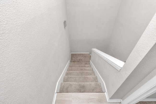 Building Photo - 5837 W Sunforest Dr