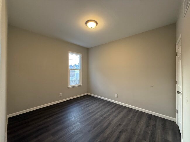 Building Photo - 351 Westminster St