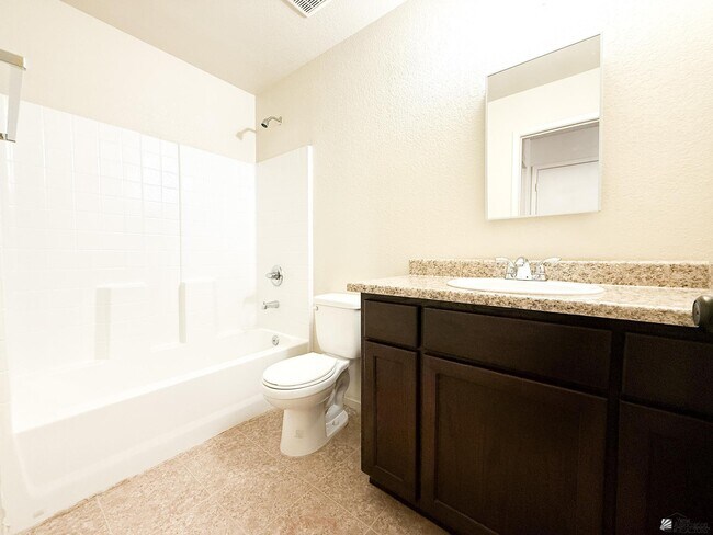 Building Photo - 1175 S 47th Ave