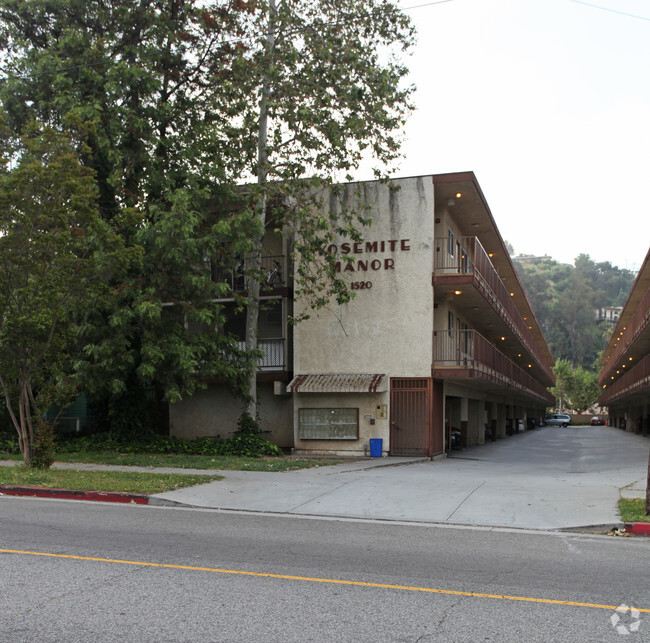 Primary Photo - Yosemite Manor