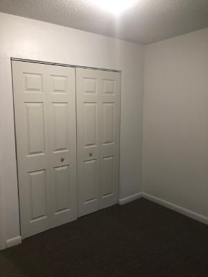 Building Photo - 244 Oakville Ave