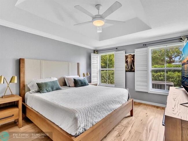 Building Photo - 14304 S Royal Cove Cir