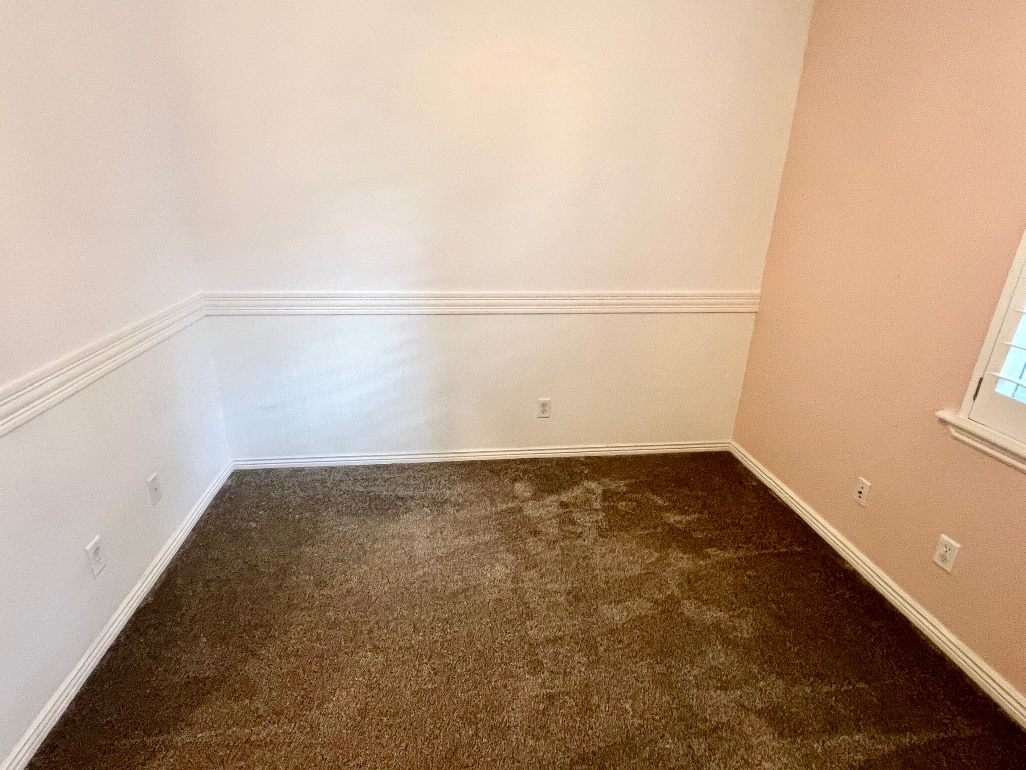 Building Photo - 1562 W 10 S