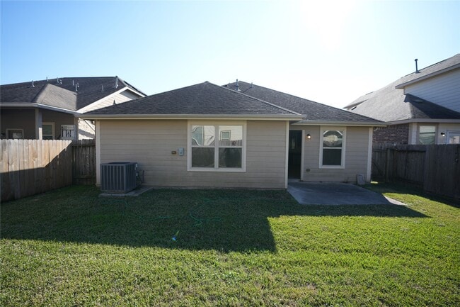 Building Photo - 1710 Thornhampton Ct